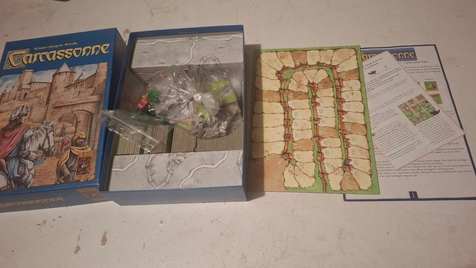 carcassonne basisspel met 2 uitbreidingen, Vijf spelers of meer, Ophalen of Verzenden, Gebruikt, 999 Games