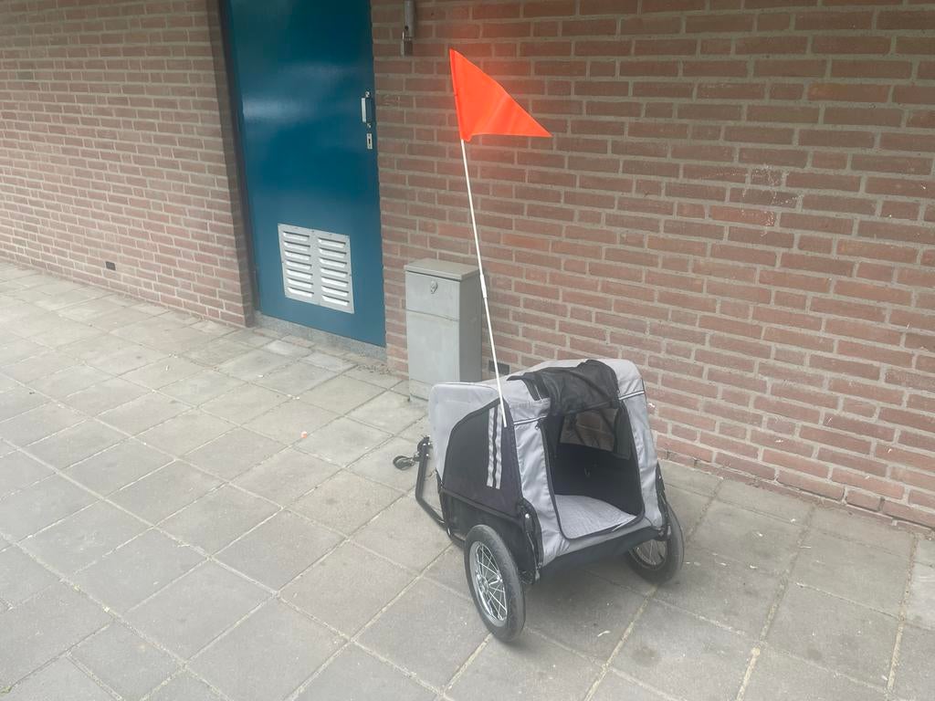Honden fiets karretje, Ophalen, Zo goed als nieuw, Hondenkar