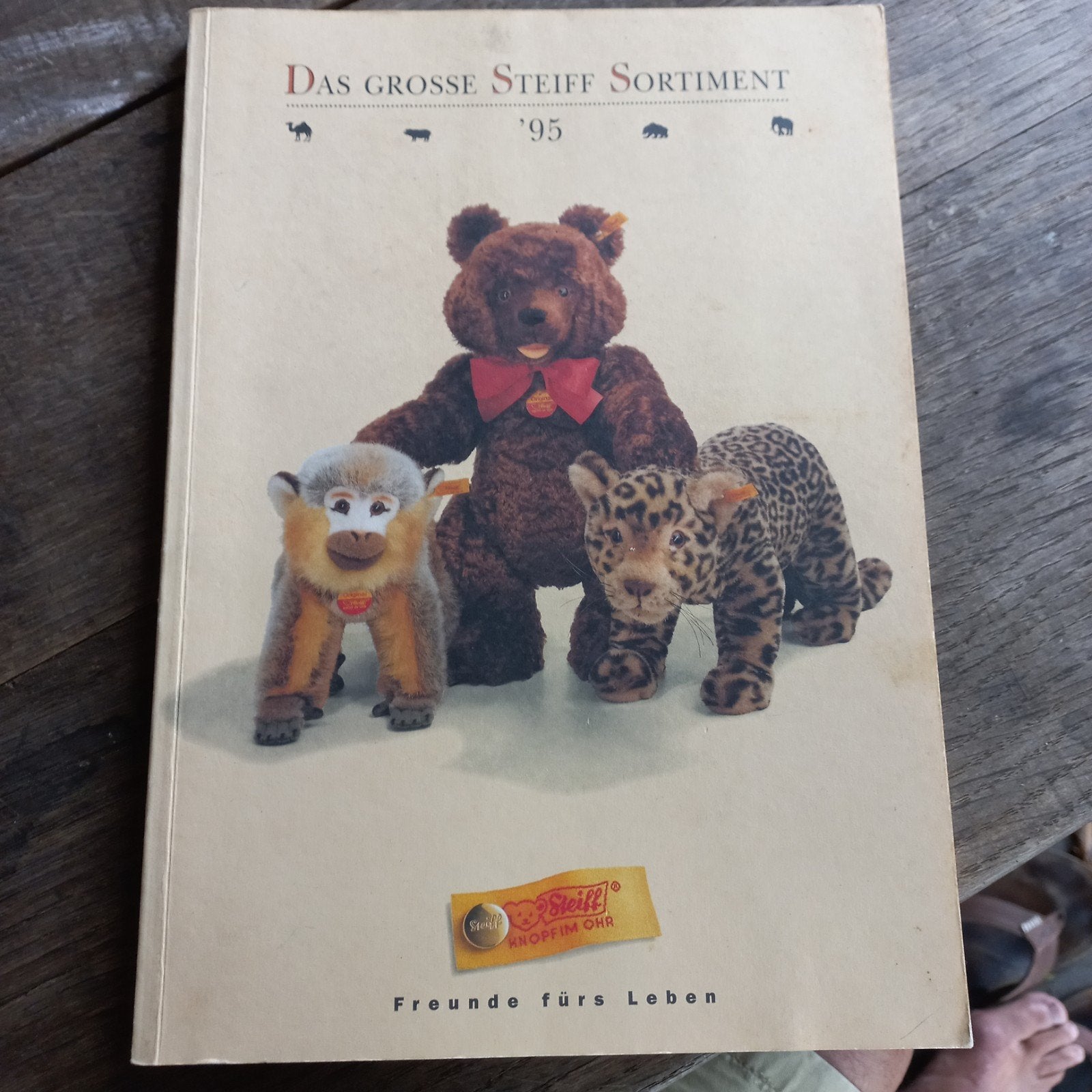 Steiff Catalogus '95: Poppen en Teddyberen, Ophalen of Verzenden, Zo goed als nieuw, Accessoires