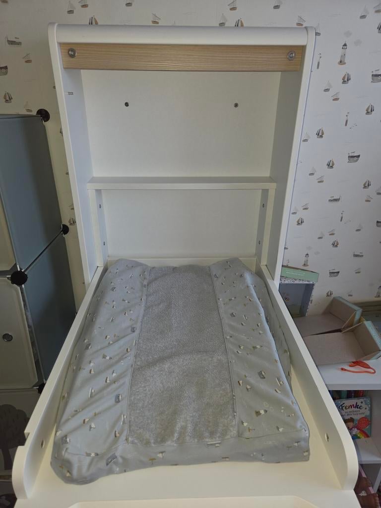 Handige opklapbare commode voor kleine ruimtes, Ophalen, Minder dan 75 cm, 50 tot 70 cm, Zo goed als nieuw