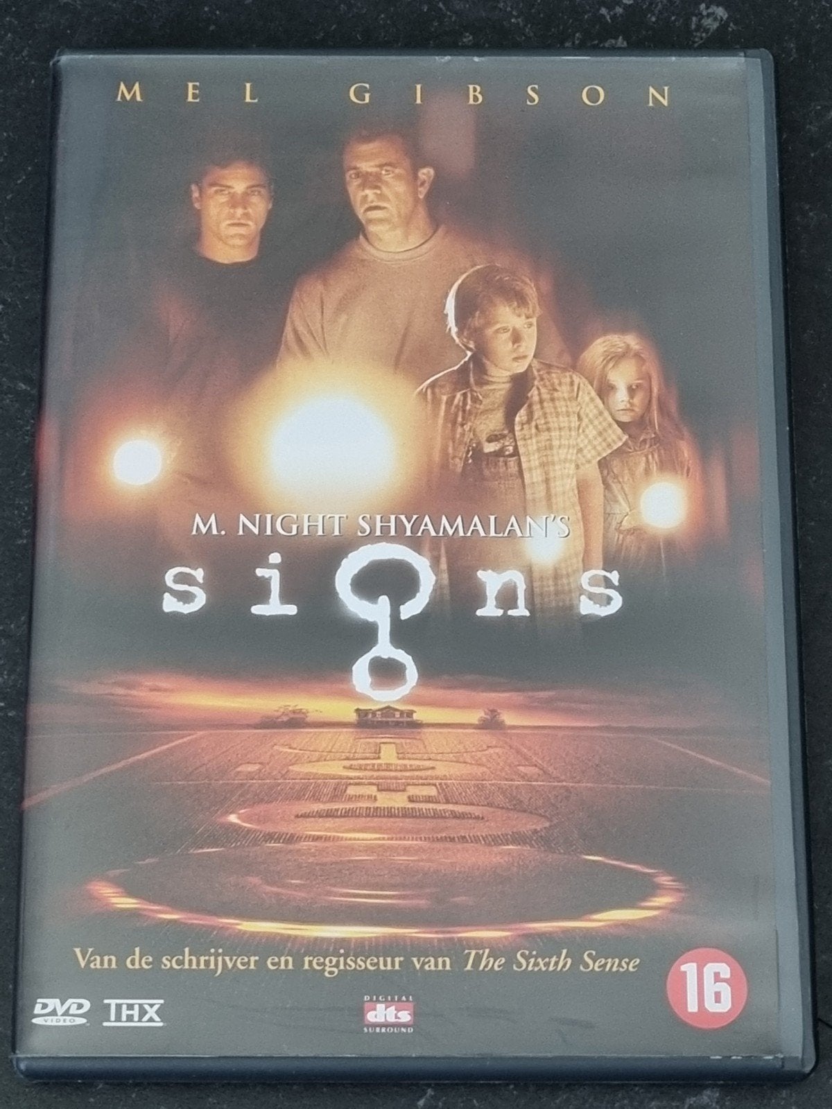 Signs DVD - M. Night Shyamalan - Mel Gibson, Vanaf 16 jaar, Nederlands, Ophalen of Verzenden, Zo goed als nieuw