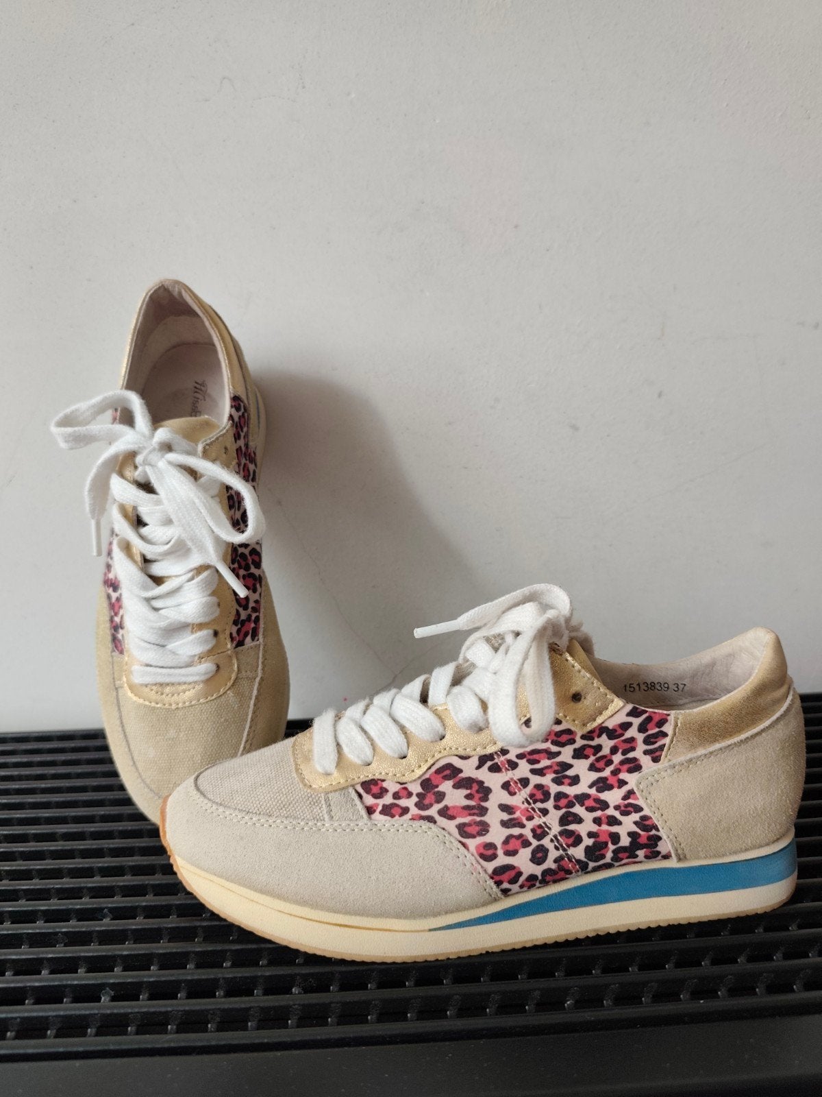 Miss Behave beige sneakers met roze panterprint, mt 37, Beige, Ophalen of Verzenden, Miss Behave, Sneakers of Gympen