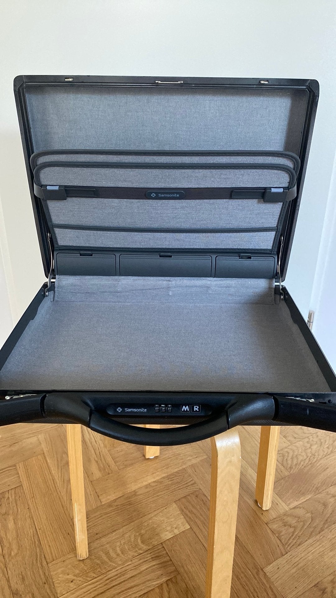 Attache koffer Samsonite , gebruikt, Ophalen, Gebruikt, Hard kunststof