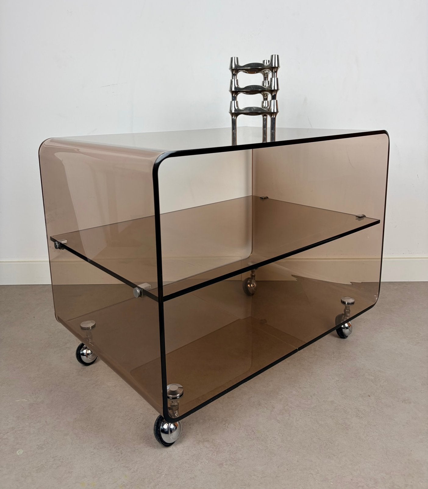 Vintage lucite bijzettafel, Roche bobois., Huis en Inrichting, .., Popart spaceage vintage vintagedesign, Minder dan 50 cm, Zo goed als nieuw