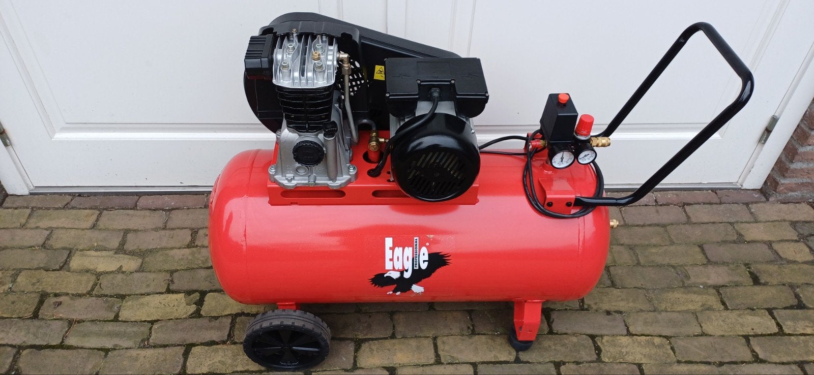 Eagle Professionele 100 liter compressor., Doe-het-zelf en Verbouw, Compressors, Ophalen, Zo goed als nieuw, 200 tot 400 liter/min