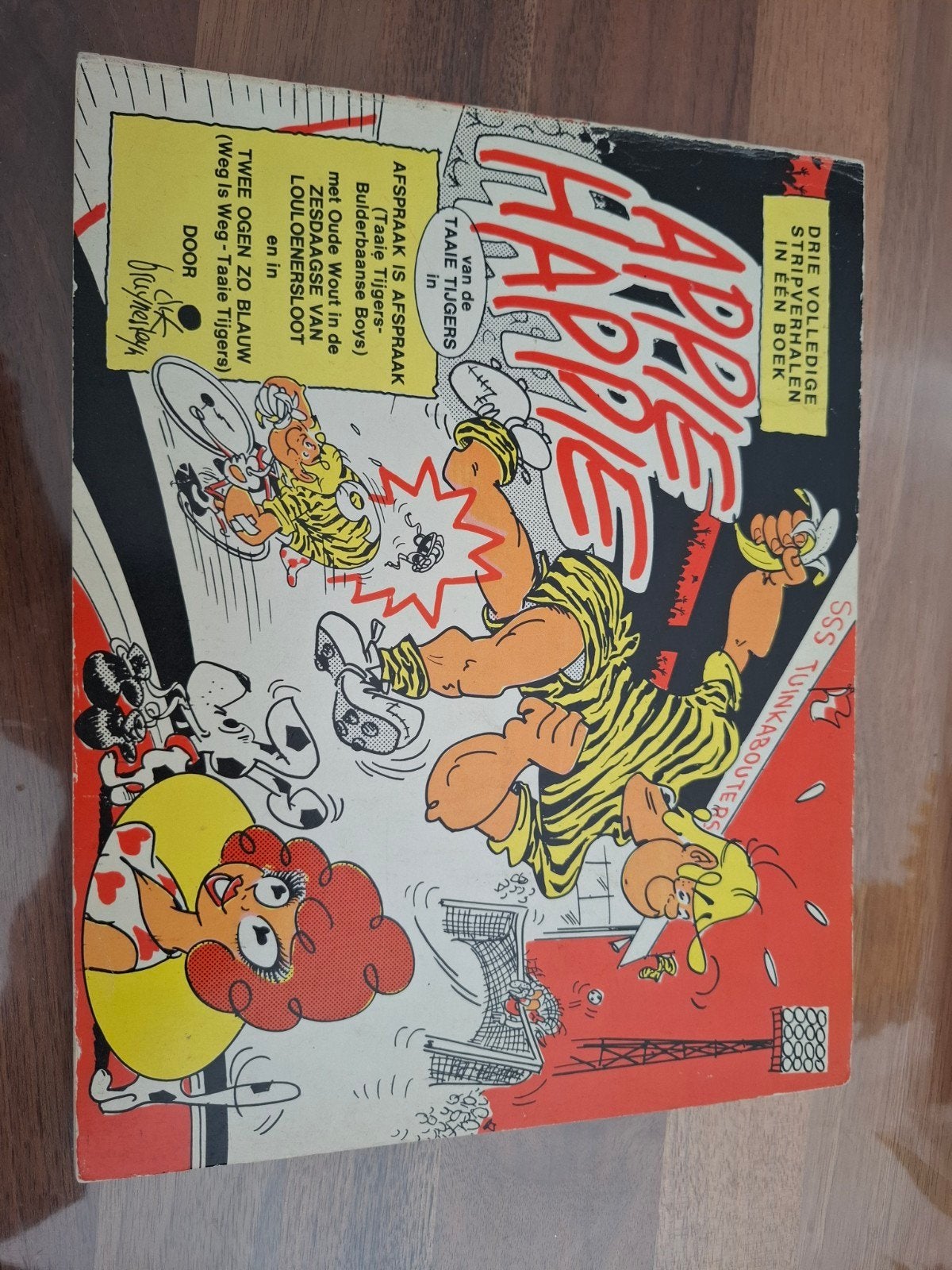 Appie Happie - Drie Volledige Stripverhalen in één boek, Eén stripboek, Ophalen of Verzenden, Gelezen, Jan van Haasteren