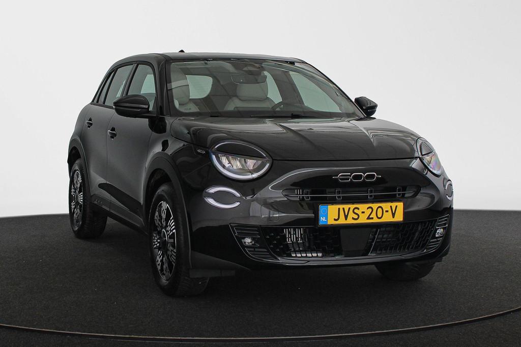 Fiat 600 1.2 Hybrid Icon Automaat 145 PK Apple CarPlay 17", 145 pk, Stof, 1199 cc, 620 kg