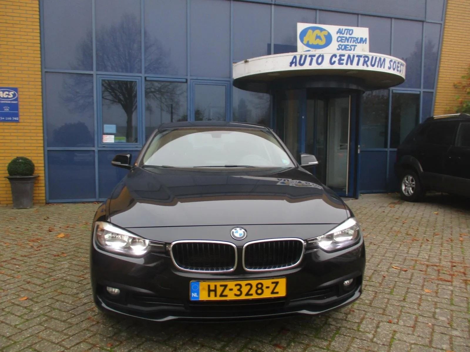 BMW 3-serie 318i Navi/PDC/ LM, Gebruikt, Zwart, Origineel Nederlands, Handgeschakeld