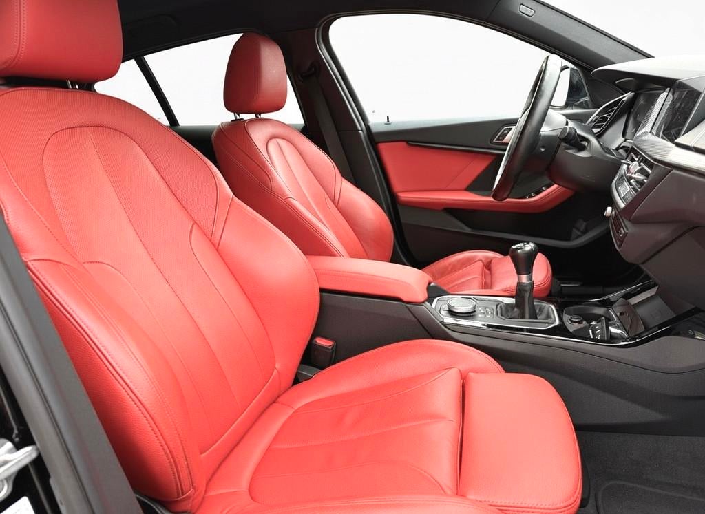 BMW 1-serie 118i Edition+ M-Sport 6bak, Sport-leer | Pano |, Auto's, BMW, 136 pk, Gebruikt, Zwart, Handgeschakeld