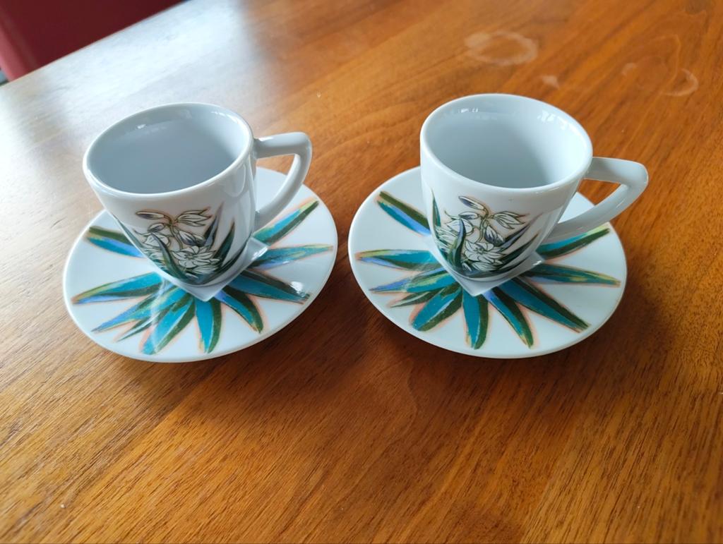 Nespresso Design Collection Espresso Kopjes met Schotels, Keramiek, Ophalen of Verzenden, Zo goed als nieuw, Overige stijlen