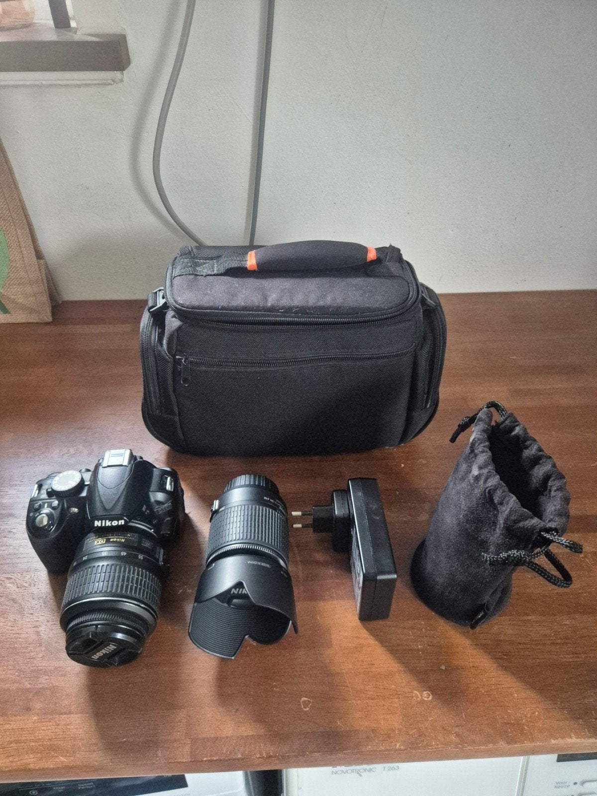 Nikon D3100 Digitale Spiegelreflexcamera met 2 lenzen, Ophalen, Gebruikt, Spiegelreflex, Cameratas