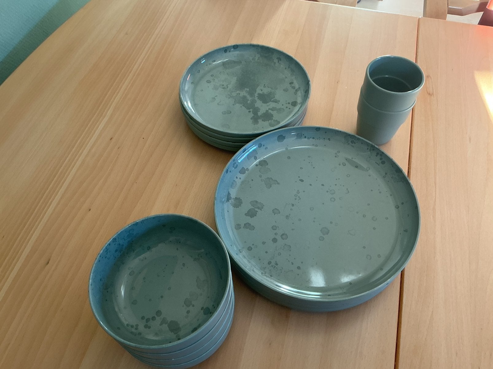 Campingservies 4 persoons, Caravans en Kamperen, Ophalen of Verzenden, Zo goed als nieuw
