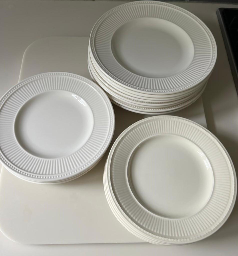 Wedgwood Windsor en Edmee gebaks- en ontbijtborden, Huis en Inrichting, Keuken | Servies, Ophalen, Zo goed als nieuw, Bord(en)