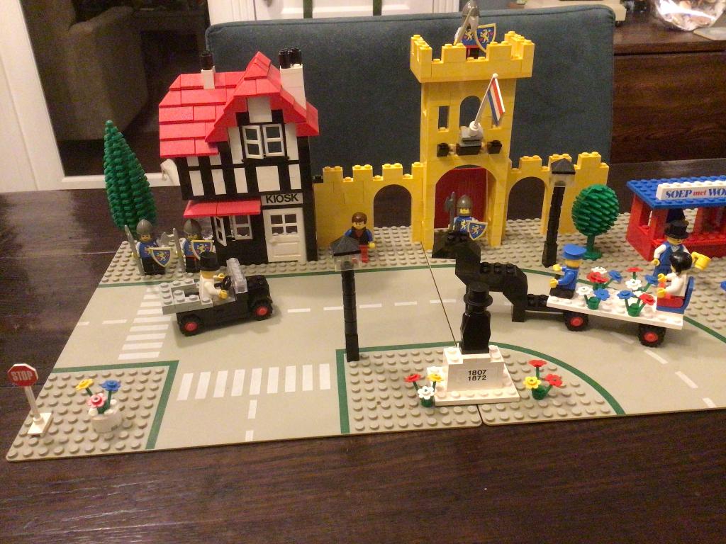 lego town square, Ophalen of Verzenden