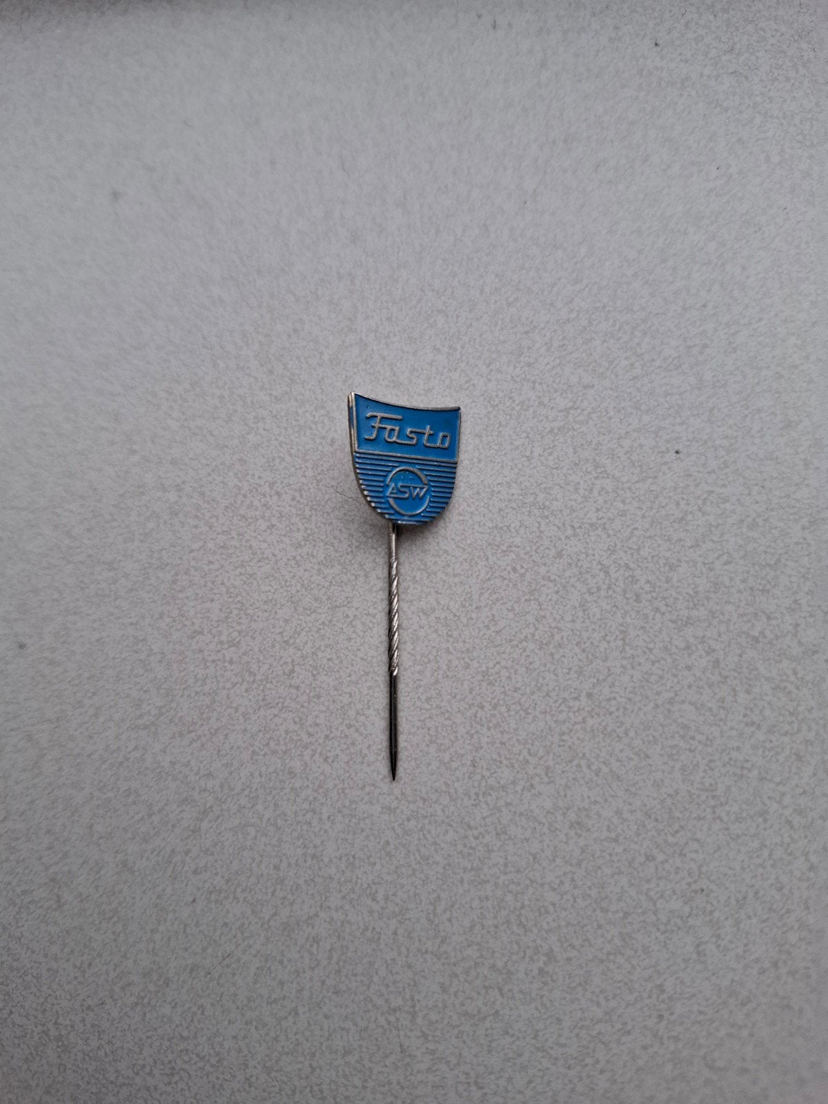 Vintage speldje pin prikker steekspeld Fasto, Ophalen of Verzenden