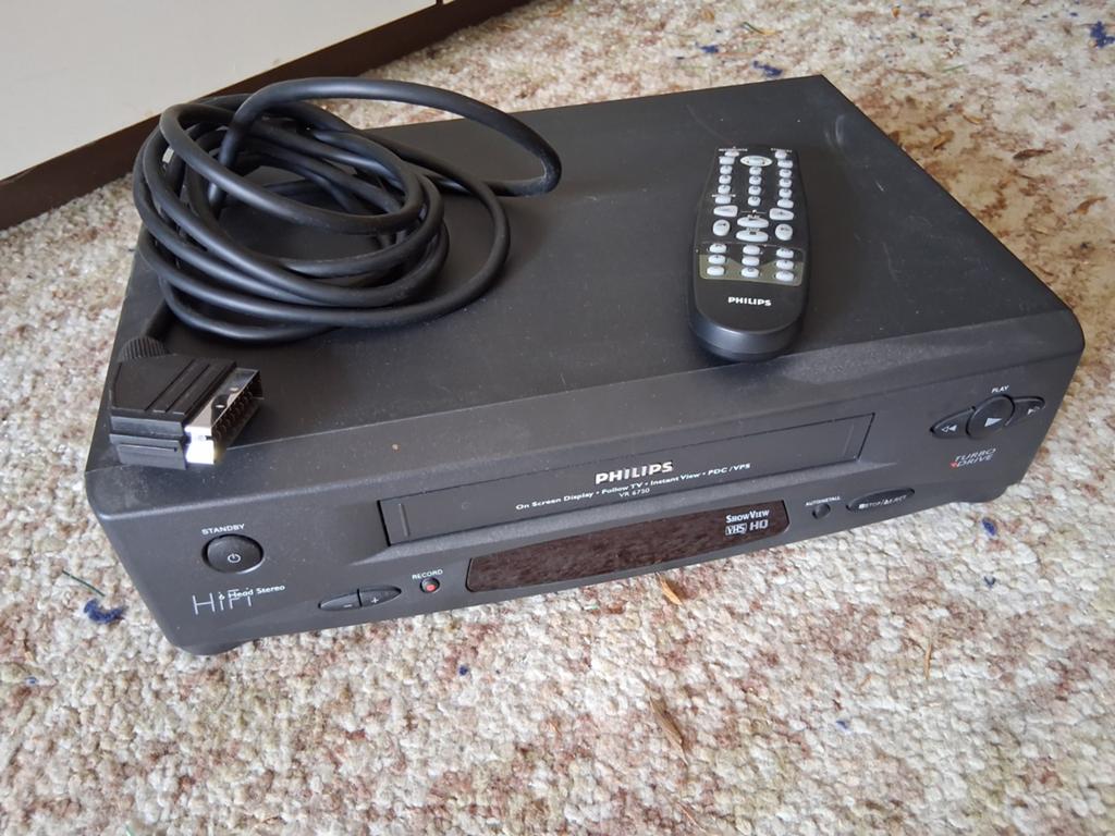 Video recorder Philips 6 head stereo HIFI, Ophalen