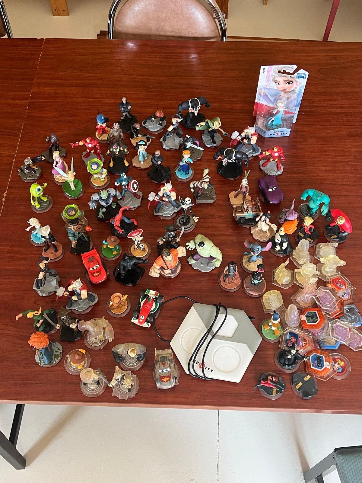 Complete Disney Infinity Verzameling: 70 Figuren, 8 Playsets, Verzenden, Gebruikt