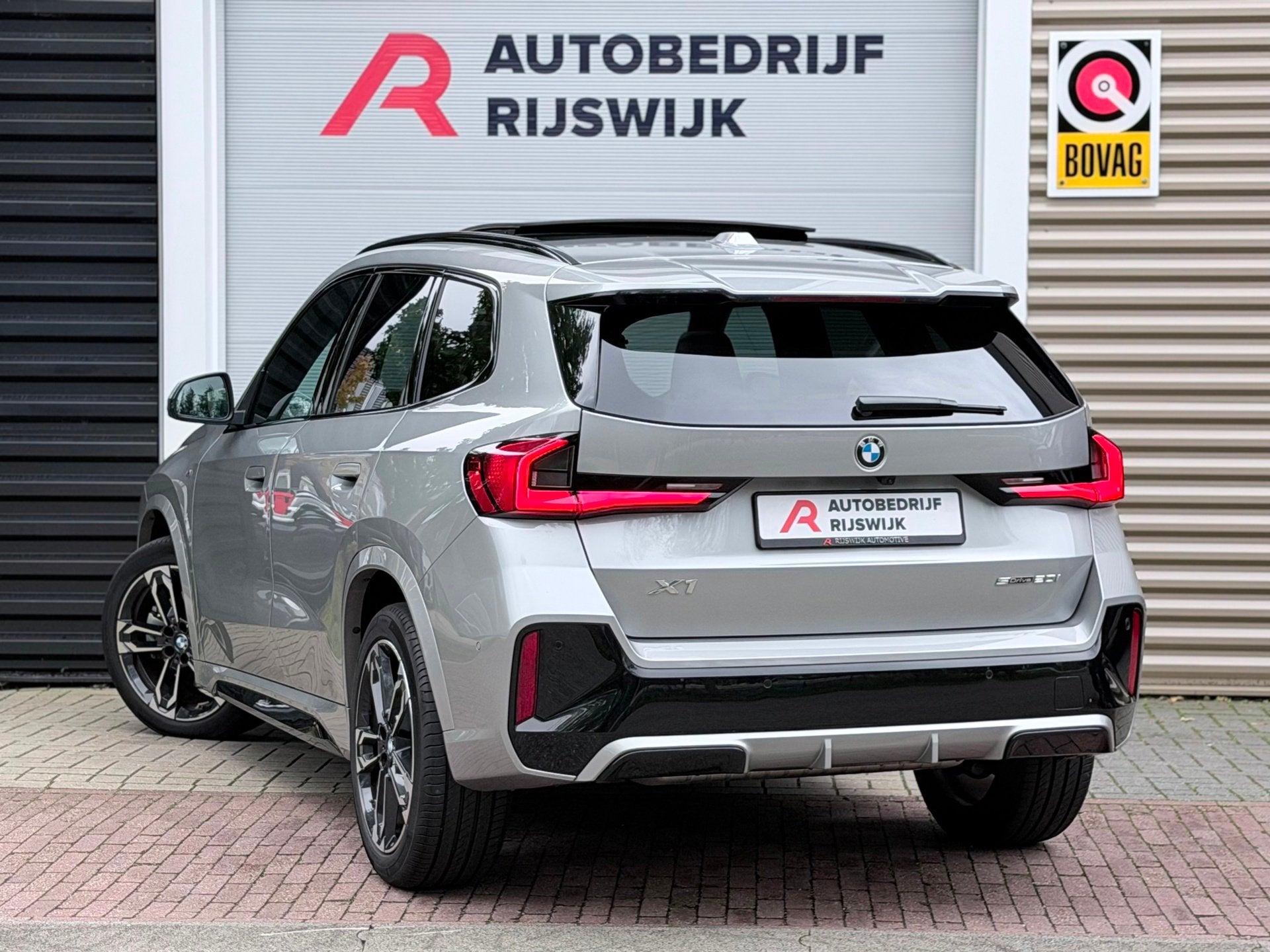 BMW X1 SDrive20i M Sport Pano/H&K/360/ACC, Auto's, 1525 kg, Gebruikt, 156 pk, Bedrijf