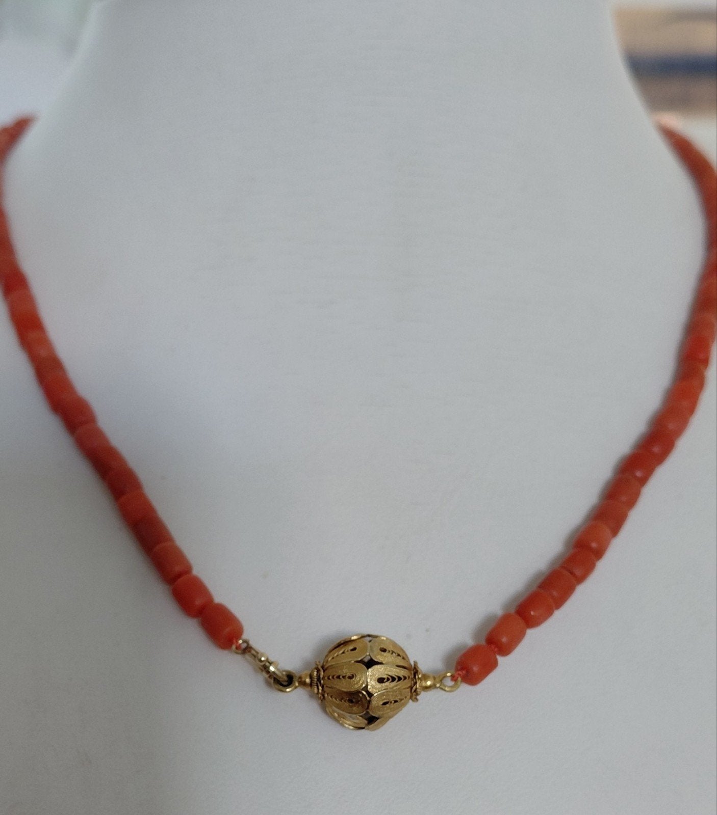 antieke bloedkoraal ketting met goudenornament en  sluiting, Verzenden, Goud, Ketting