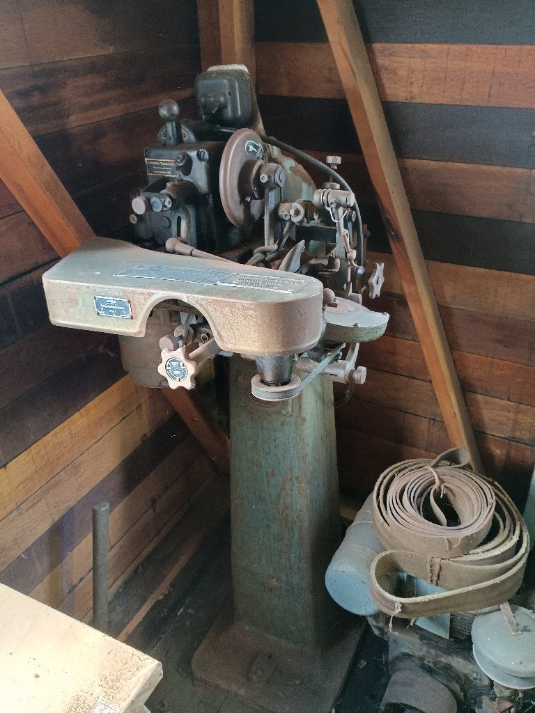 Werkende GNH Gebr. Neuschäfer zaagbladslijpmachine, Ophalen, Gebruikt, Minder dan 700 watt, Werkbankslijpmachine
