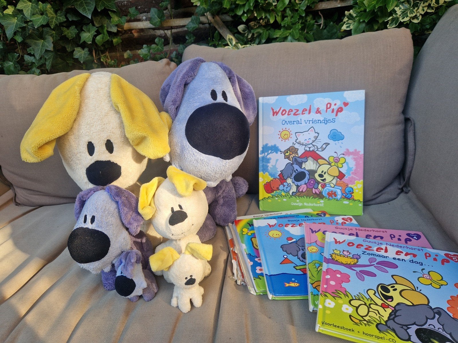 Woezel & Pip collectie (knuffels, boeken, dvd's), Ophalen of Verzenden, Hond