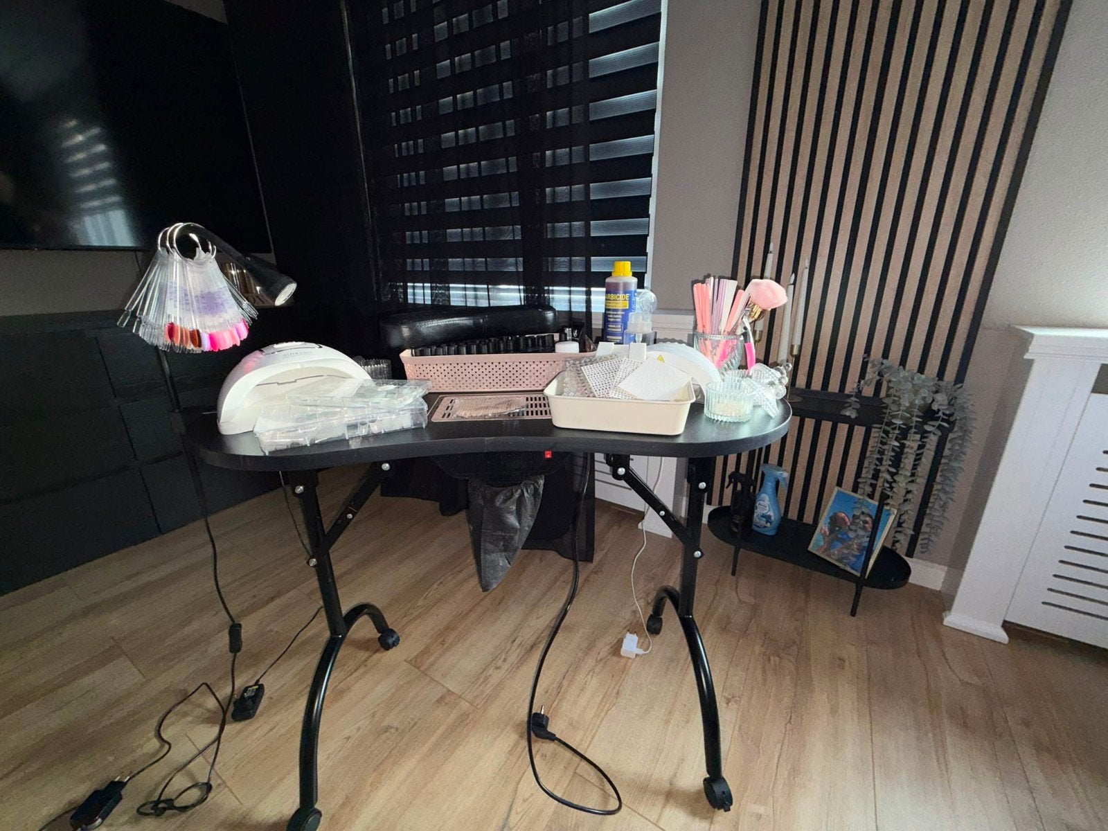 te koop nageltafel + accessoires, Ophalen, Gebruikt