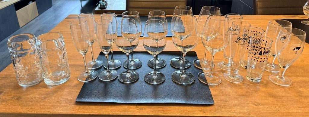 Diverse glazen set: bierpullen, champagne- en wijnglazen, Overige typen, Ophalen of Verzenden, Gebruikt, Glas