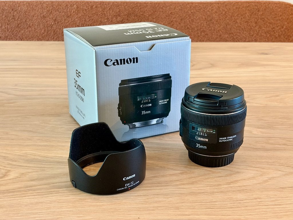 Canon EF 35mm f/2.0 IS USM (inclusief EW-72 zonnekap), Ophalen, Zo goed als nieuw, Groothoeklens