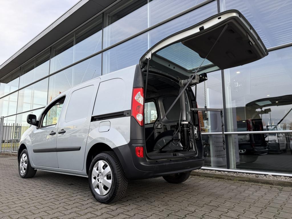 Renault Kangoo Express Rolstoelauto / Scootmobielauto 1.6-16, Stof, Gebruikt, Zwart, 4 cilinders