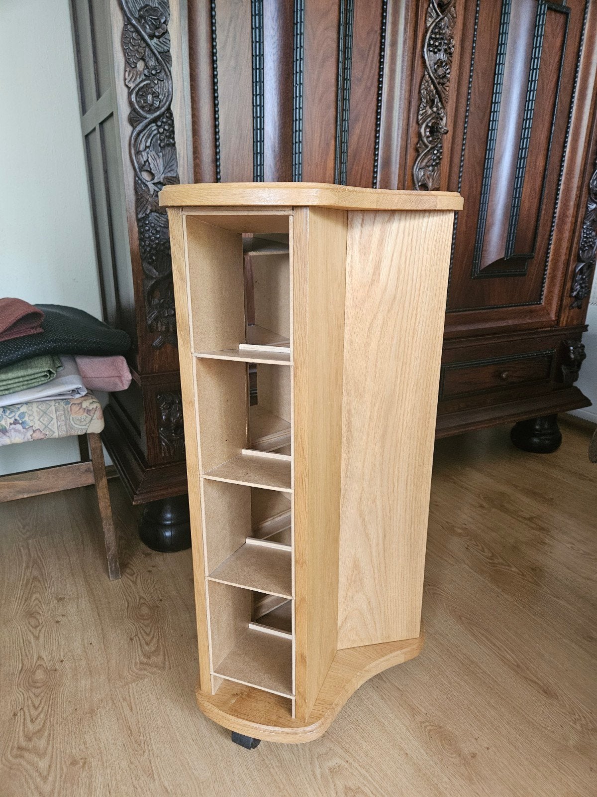 Houten CD kastje - Draaibaar, Ophalen, Gebruikt, 75 tot 150 discs, Cd's