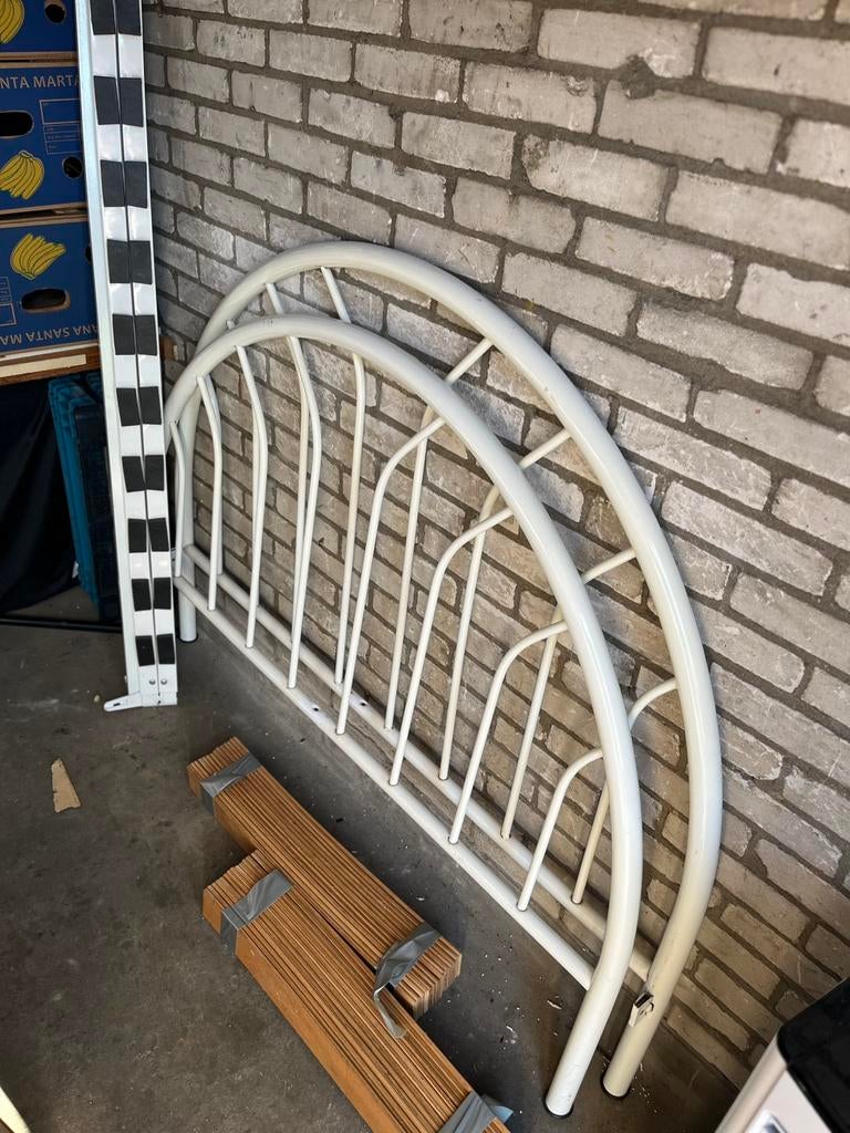 Gratis 2 persoonsbed 140-200, Huis en Inrichting, Slaapkamer | Bedden, Ophalen, Gebruikt, Wit, Tweepersoons