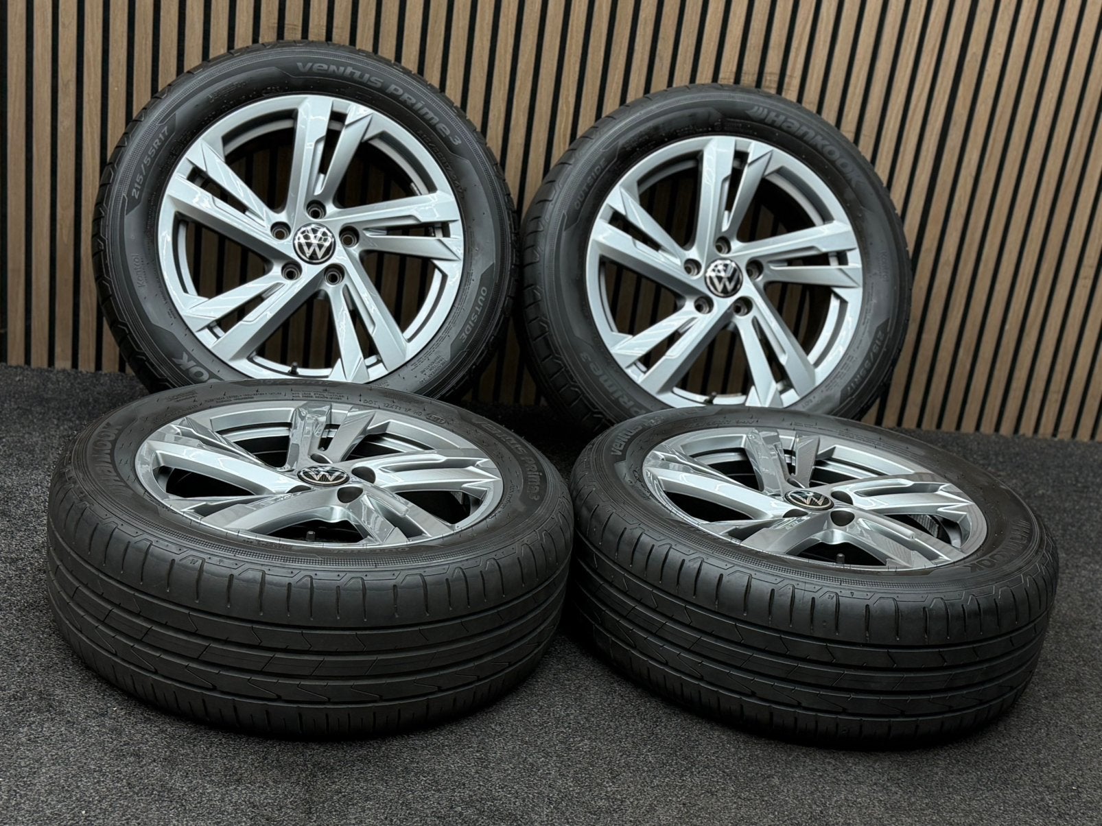 Originele 17 inch VW T-Roc Passat Valencia 5x112 Hankook, Auto-onderdelen, Ophalen, 215 mm, ., Banden en Velgen