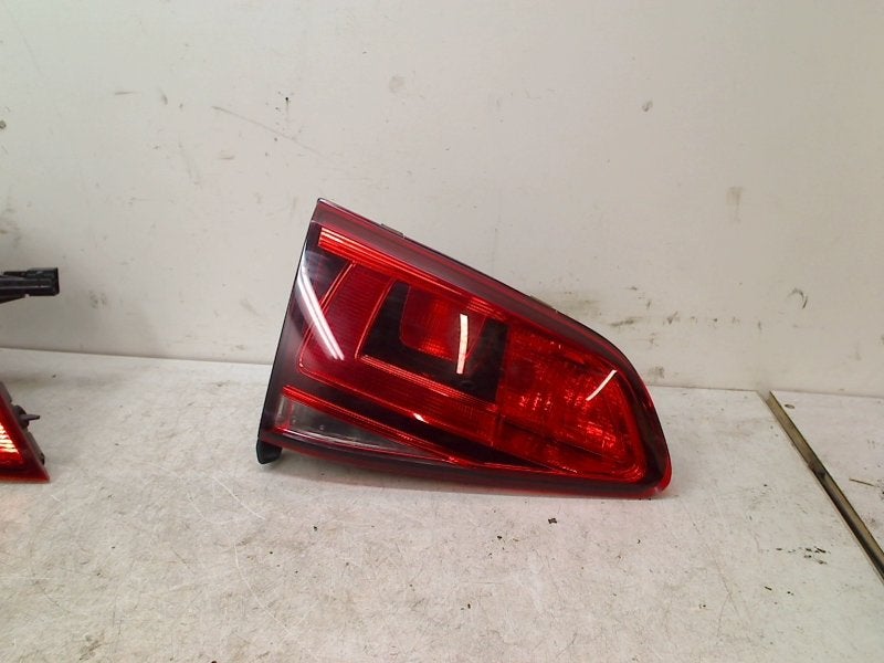 Achterlicht Links Achterklep golf 7 Golf VII (AUA) 2015, Auto-onderdelen, Gebruikt, Volkswagen, Volkswagen AG, Kundenbetreuung@volkswagen.de