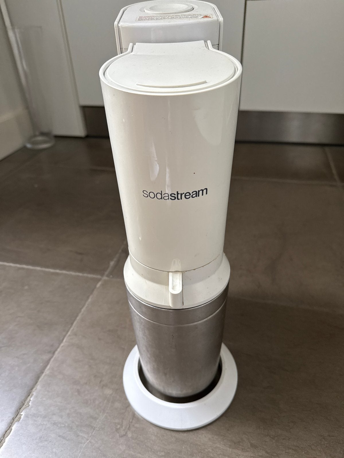 Sodastream met 2 flessen en 2 CO2 cilinders, Ophalen, Gebruikt