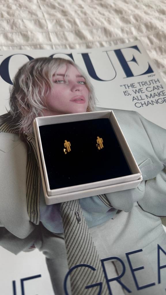 Billie Eilish oorbellen, Ophalen of Verzenden, Zo goed als nieuw, 250 meter of meer