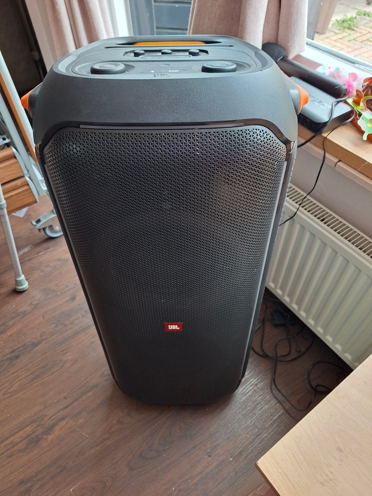 2 x JBL PARTY SPEAKER 710