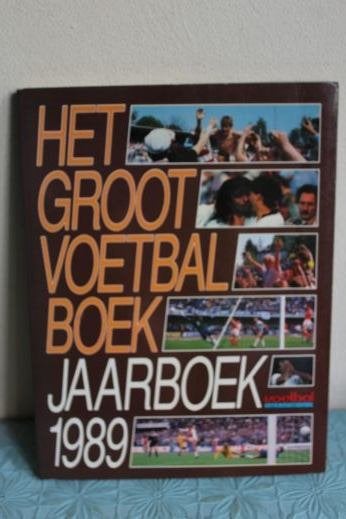 Het groot voetbalboek - jaarboek 1989, Boeken, Ophalen of Verzenden, Gelezen, Balsport