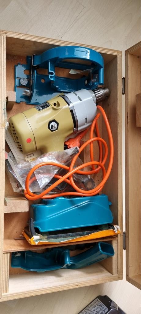 Vintage Black & Decker Boormachine met accessoires, Doe-het-zelf en Verbouw, Gereedschap | Boormachines, Ophalen of Verzenden