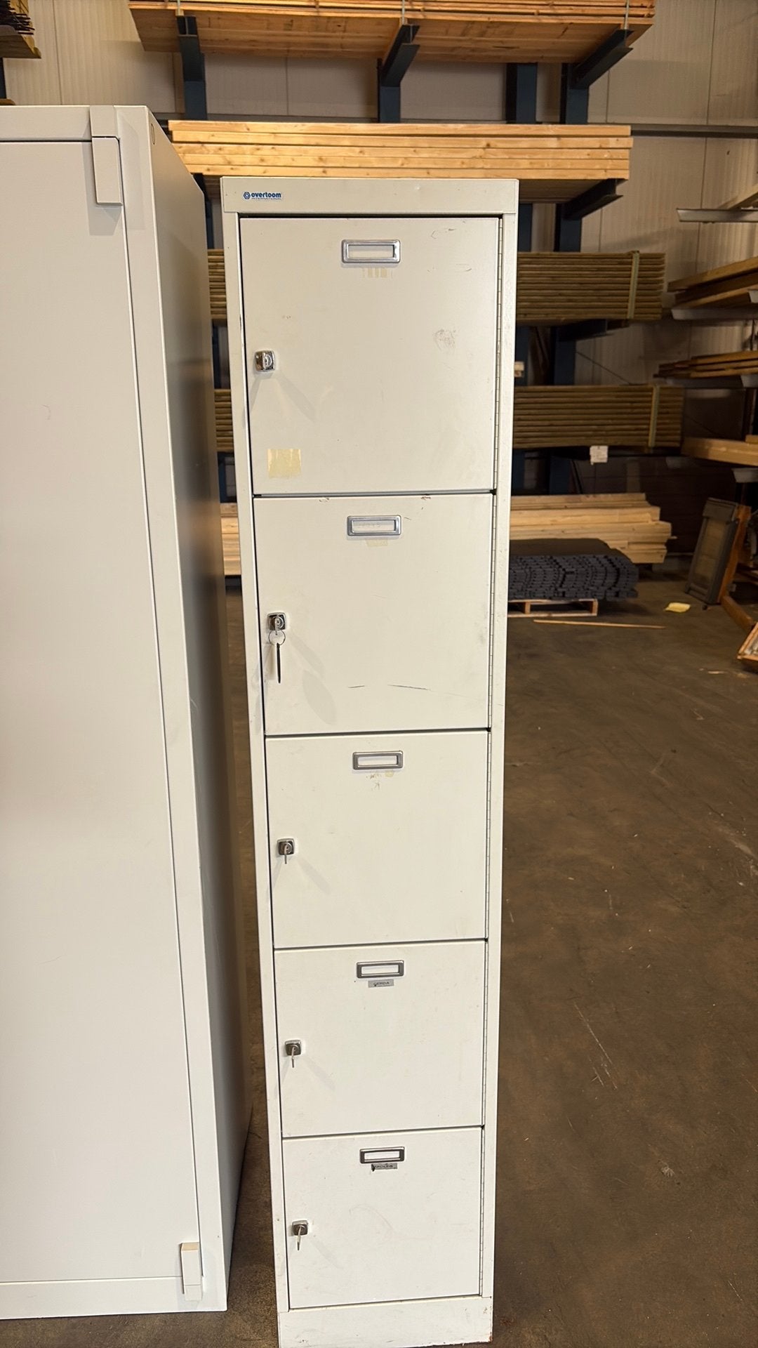 Overtoom locker incl sleutels (2), Ophalen, Zo goed als nieuw