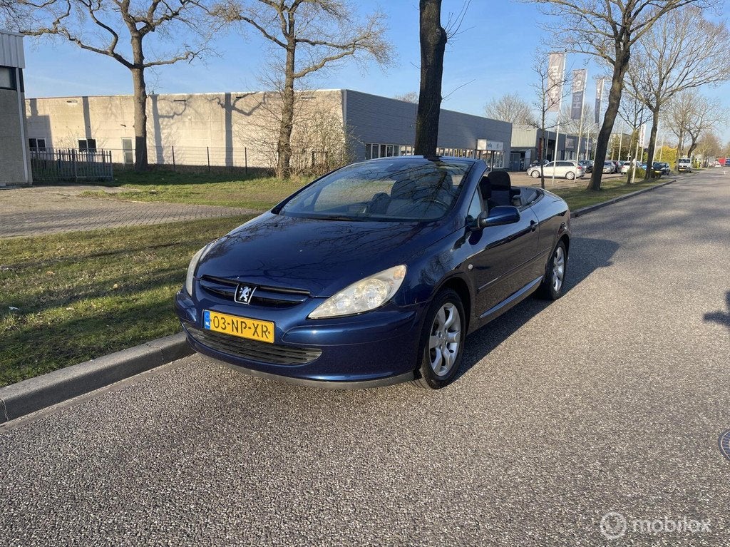 Peugeot 307 CC 2.0 Nieuw Apk, Auto's, Peugeot, Voorwielaandrijving, 4 cilinders, Cabriolet, Origineel Nederlands