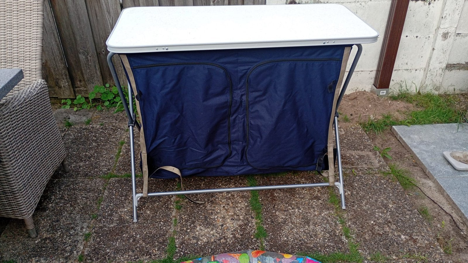 Opvouwbare camping kast, Ophalen, Zo goed als nieuw, Campingkast