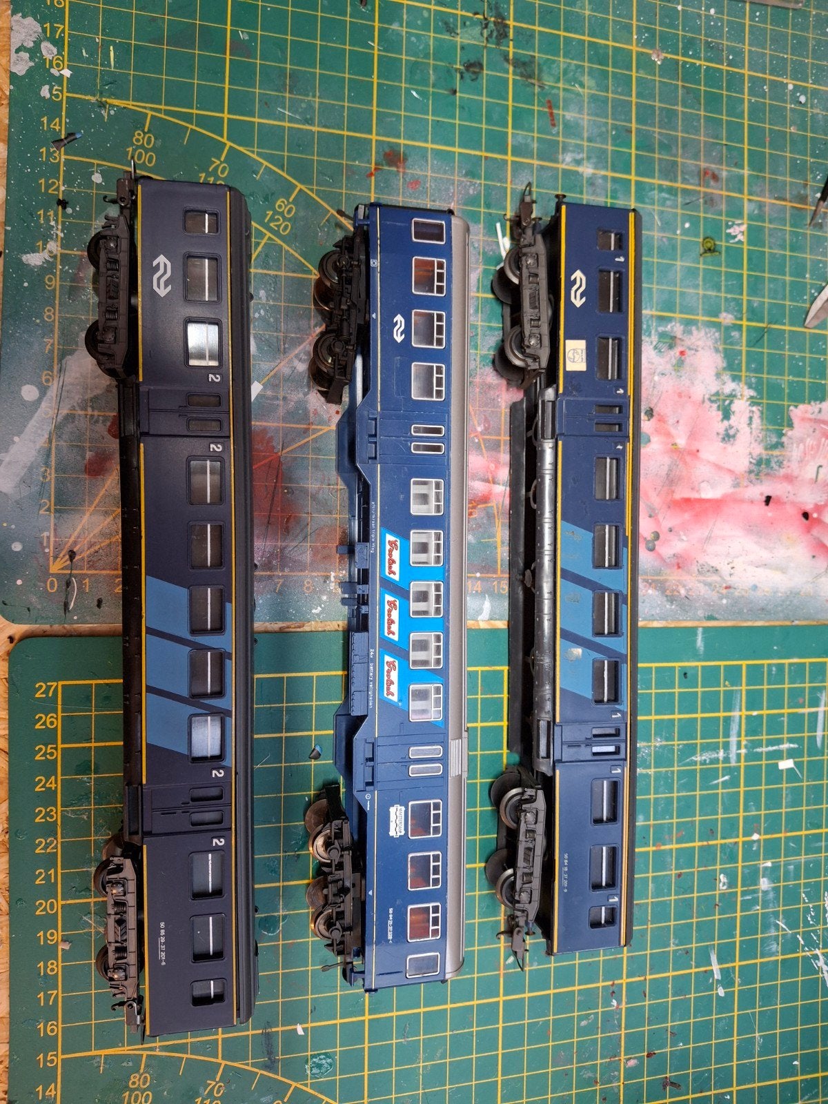 2x Fleischmann en 1x Lima personen rijtuig. 1:87 H0, Wagon, Ophalen of Verzenden, Zo goed als nieuw, Analoog