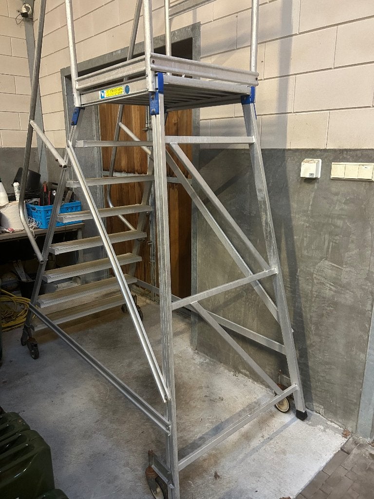 Zarges professionele werktrap bordestrap platformtrap 1,92m, Doe-het-zelf en Verbouw, Ophalen, Gebruikt, Minder dan 2 meter