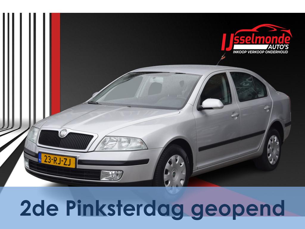 Skoda Octavia 2.0 FSI Ambiente AUTOMAAT 125.077 KM NAVI, Auto's, Skoda, Stof, Gebruikt, 4 cilinders, Metallic lak