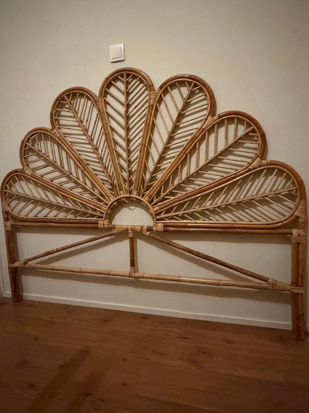 Prachtig rotan hoofdbord in waaierdesign, Ophalen