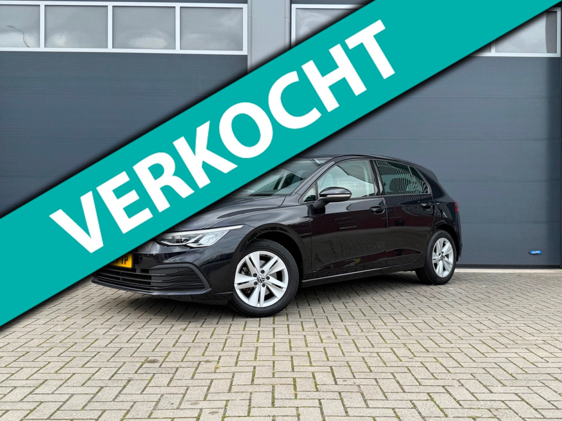Volkswagen Golf 1.0 eTSI Life|DSG|CarPlay|Airco, Auto's, Dealer onderhouden, Stof, Gebruikt, Zwart