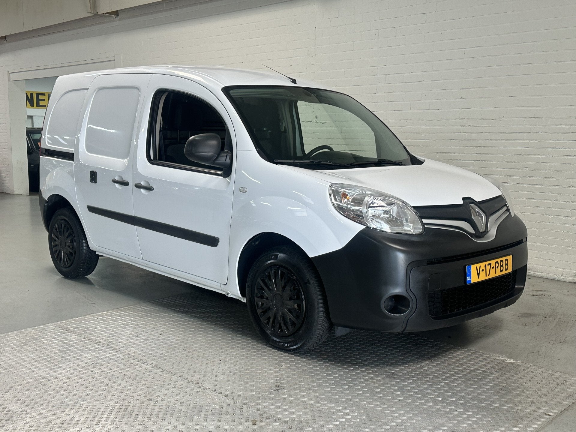 Renault Kangoo 1.2 TCe 115 EDC Comfort AIRCO / CRUISE / NAVI, Auto's, Stof, Gebruikt, Euro 6, 4 cilinders