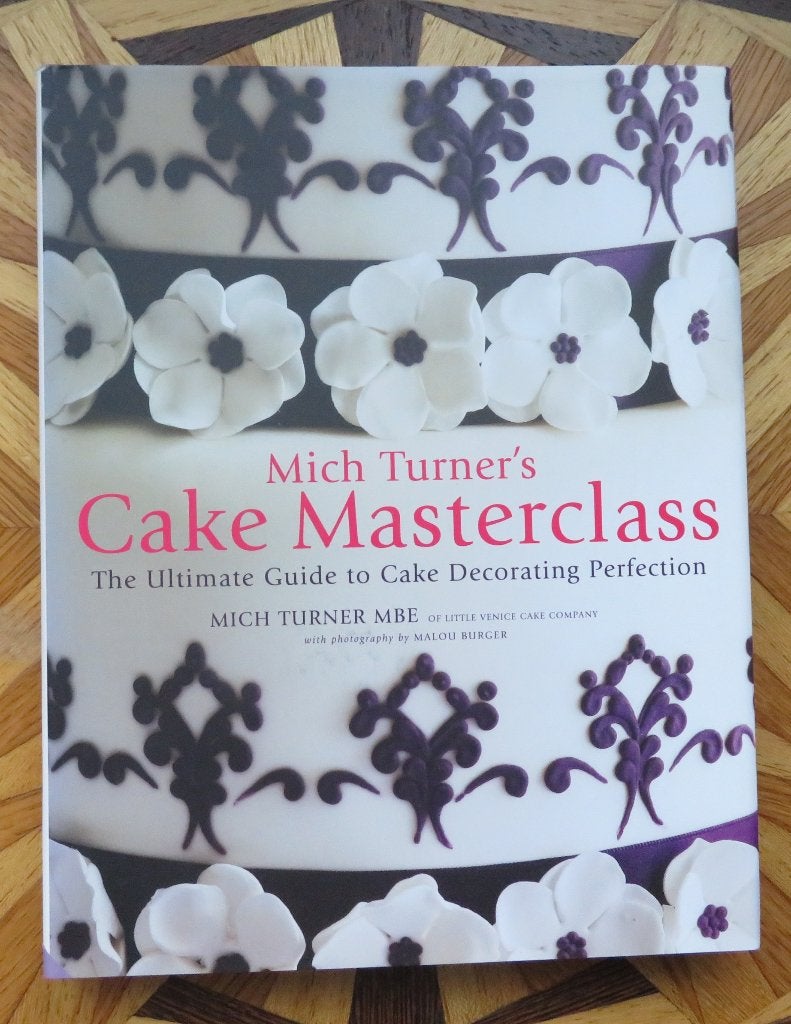 Mich Turner's Cake Masterclass - Cake Decorating Perfection, Boeken, Kookboeken, Ophalen of Verzenden, Zo goed als nieuw