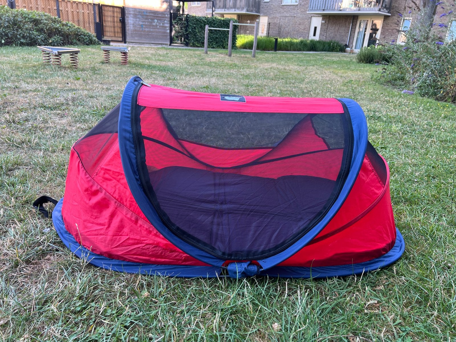 Deryan Peuter Luxe Reisbedje/Tentje Rood/Blauw, Ophalen, Gebruikt