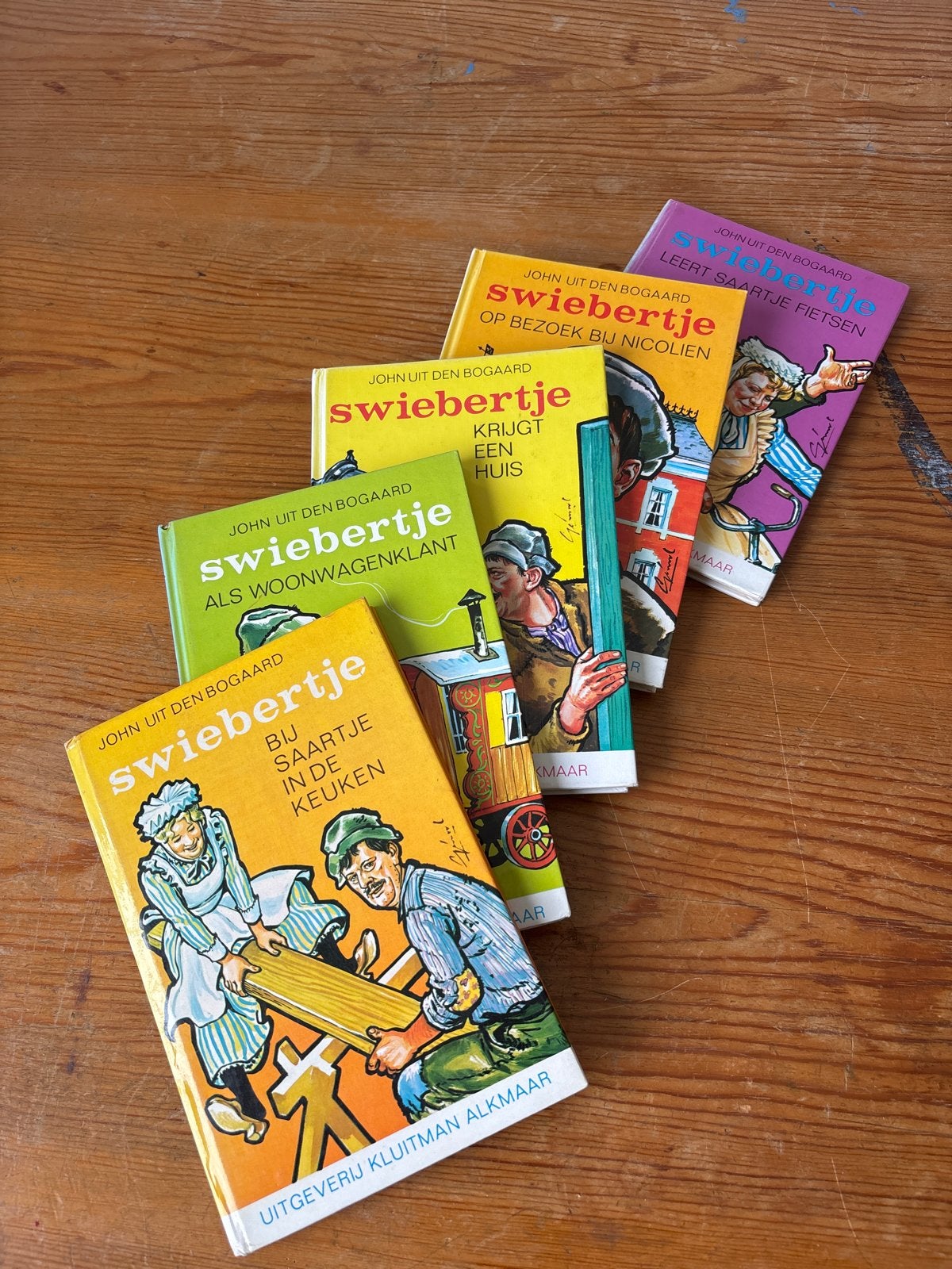 Swiebertje Boekenreeks - 5 Delen van John uit den Bogaard, Ophalen of Verzenden, Gelezen, Fictie algemeen